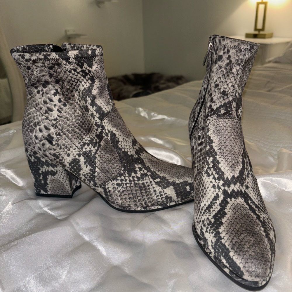 Marc Fisher Gaylen Bootie